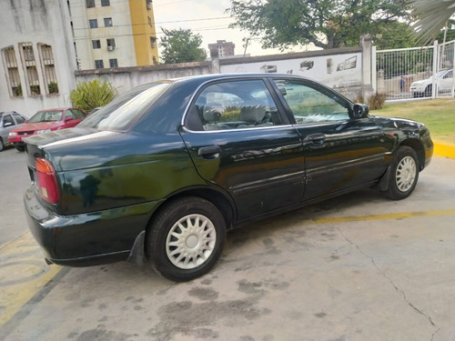 Imagen 4 de 12 de Chevrolet Esteem