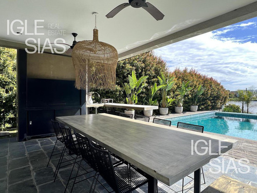 Casa En Venta Al Lago 4 Dormitorios En Barbarita