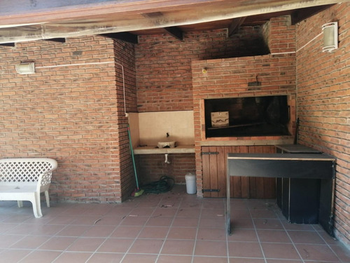 Casa En Alquiler En Barrio Los Ángeles A Dos Cuadras Del Mar