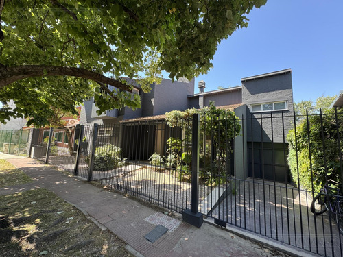 Impecable Casa En Venta A Estrenar , Reciclada A Nuevo, En Excelente Zona Acassuso.