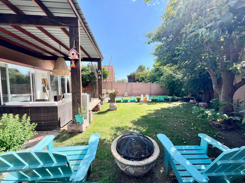 Casa En Condominio De 310 M2 Con Piscina (106395)