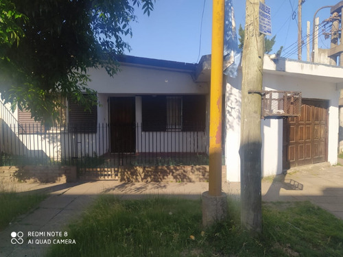 Chalet Con Depto En Barrio Naval, Quilmes