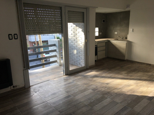 Imagen 1 de 9 de Ph 2 Amb Sin Expensas Reciclado Con Terraza