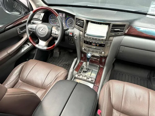 Lexus LX 5.7 570