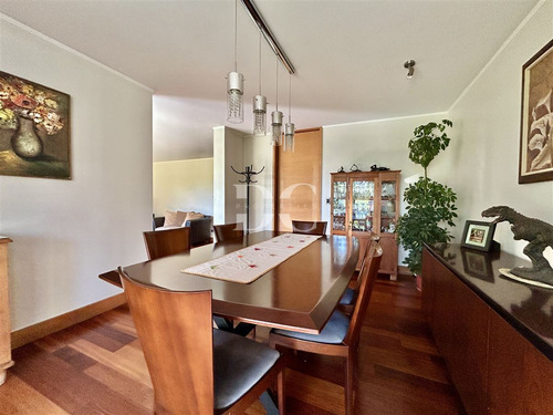 Casa En Venta De 5 Dorm. Piedra Roja Chicureo Colina
