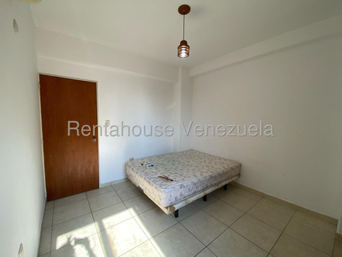 Moderno Apartamento En Venta Este De Barquisimeto. Detraas Del Cc El Sambil 25-18802 As-ab