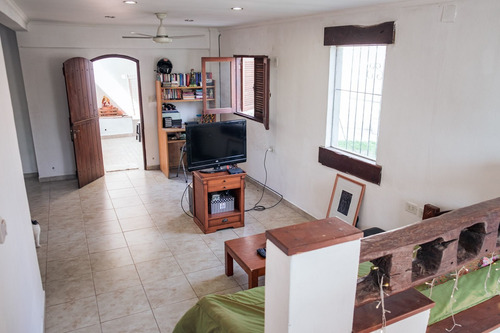 Imagen 12 de 30 de Casa Con Dpto, En Venta Dentro De Los 4 Bv.