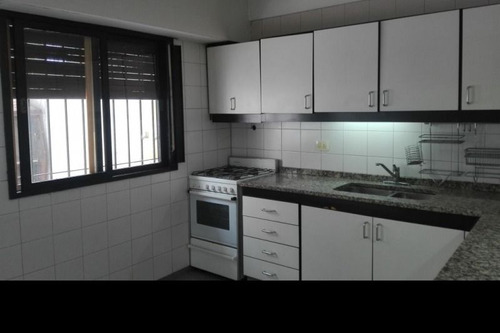 Oportunidad Venta Triplex Ramos Mejia Con Cochera Y Patio