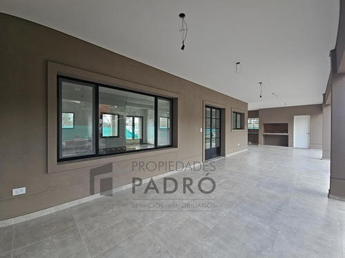 Casa En Venta. Uf 55. Barrio La Elina, Comarcas De Luján.