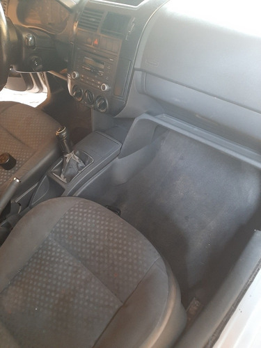 Imagem 4 de 6 de Volkswagen Polo Hatch 1.6
