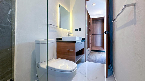 Casa En Venta En Metepec Con Diseño Moderno Y Jardín Interno
