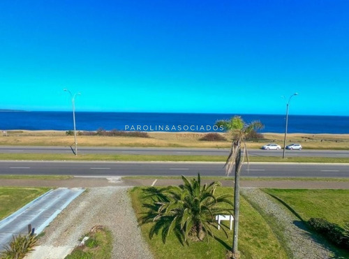 Espectacular Casa Frente Al Mar!!- Ref: 2569