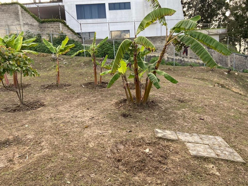 En Venta Parcela De Terreno De 1.998 M² En San Antonio De Los Altos. Urb. Altos De La Peña, Los Salías.