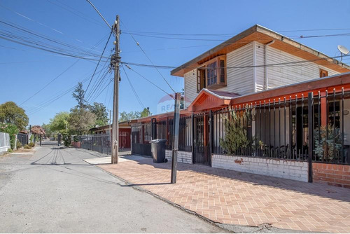Amplia Casa Rebajada Con Piscina