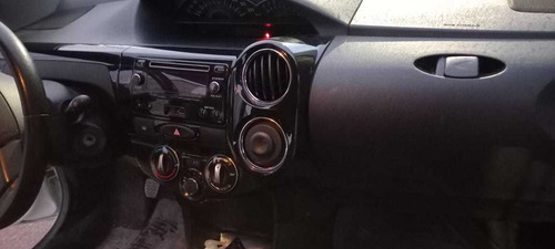 Imagen 17 de 18 de Toyota Etios 2015 1.5 Sedan Xls