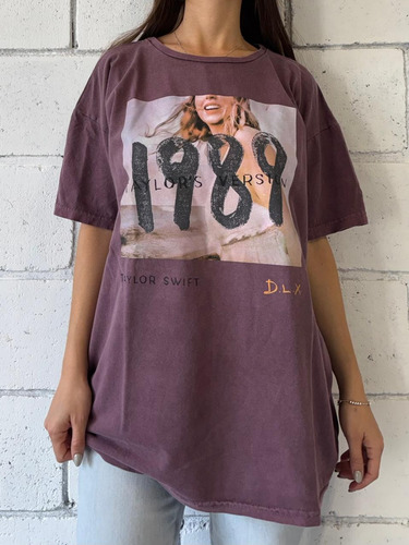 Remera Oversize Algodón Estampado Unisex Nylon Taylor 1989