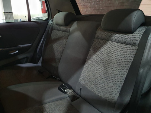 Imagem 7 de 11 de Volkswagen Fox 1.6 Mi 8v 2014