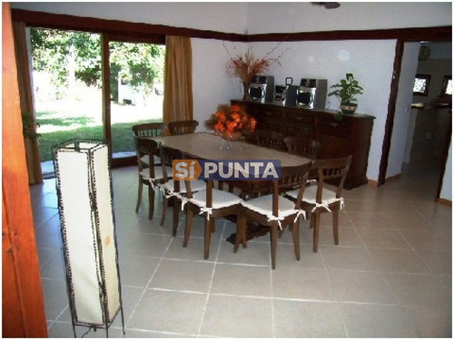 Imagen 2 de 9 de Casa En Alquiler - Playa Mansa