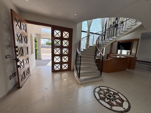 Exclusiva Residencia En Venta En La Rica Juriquilla