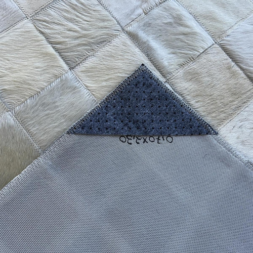 Tapete De Couro Bege Claro 0,70x2,30 Sem Borda Peça 10x10cm