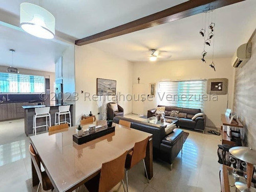 Se Vende Casa Quinta San Jacinto Maracay 24-10972 Ec
