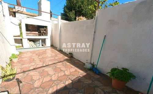 Imagen 9 de 16 de Casa En Venta De 3 Dormitorios En La Blanqueada (ref: Ast-2572)