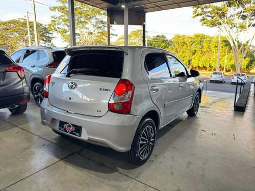 Toyota Etios Etios 1.5 XS 16V FLEX 4P AUTOMÁTICO