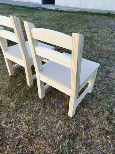 Imagen 4 de 6 de Sillas Infantiles De Madera Fuertes Y Bien Terminadas