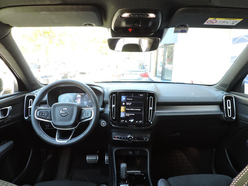 Volvo XC40 T5 R-design