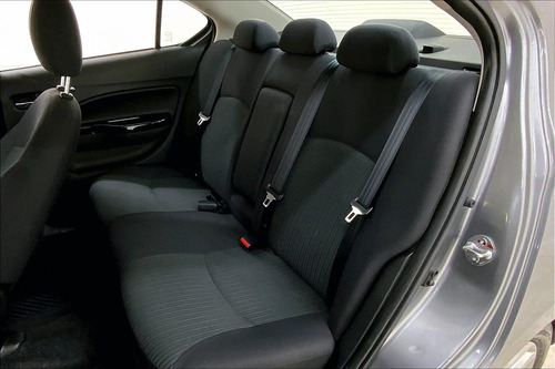 Imagen 19 de 25 de Dodge Attitude 4 Pts Sxt, 12l, Tm5, A/ac, Ve, F Niebla, Ra