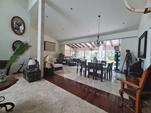 Casa Con Alberca En Venta En San Martinito, Frente A La Vista