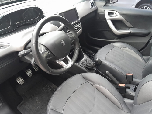 Peugeot 208 1.6 Feline