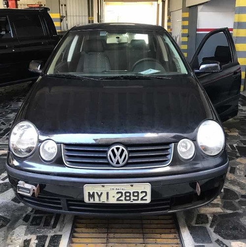 Volkswagen Polo Sedan 2004 1.6 Comfortline 4p
