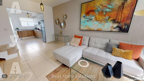 Casa Nueva En Venta De 3 Recámaras, 3 Niveles, Avenida Petempich, Playa Del Carmen.