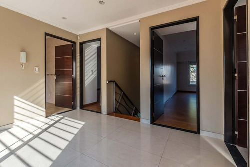 Imagen 21 de 30 de Venta De Casa De Categoría En Parque Chacabuco