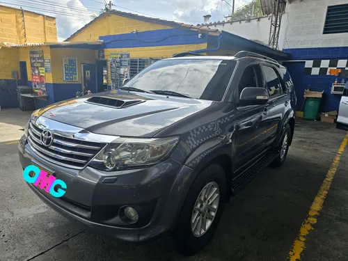 Toyota Fortuner 3.0 Sr5