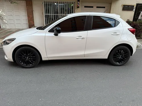 Mazda 2 Touring 2024 Carbón Edition