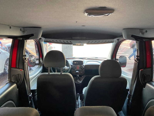 Imagem 7 de 8 de Fiat Doblo Attractiv 1.4 2016