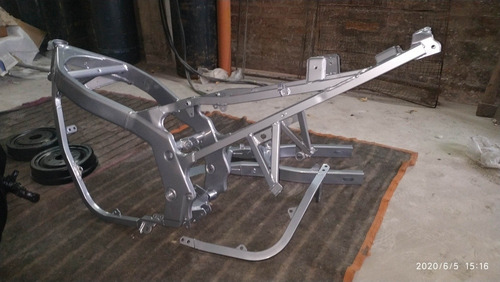 Imagen 1 de 5 de Arenado Y Pintura Para Cuadros De Motos Y Piezas De Autos