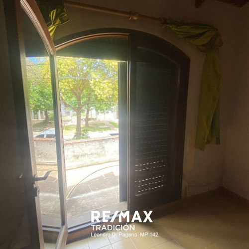 Casa En Venta 3 Dormitorios Barrio Los Troncos