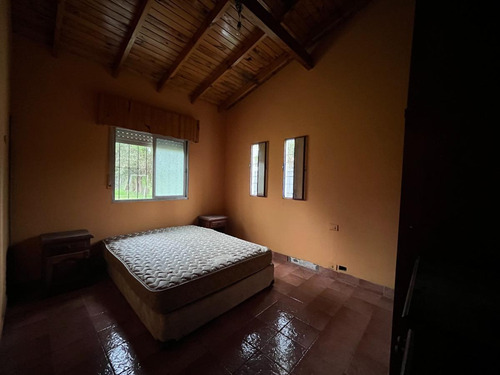 Casa En Venta - 4 Dormitorios 3 Baños - 2.700mts2 - Moreno
