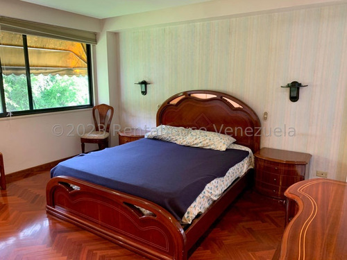 Urb. La Trinidad, Sector Sorocaima, Cerca Centro Médico Docente La Trinidad !! Excelente Apartamento, Con O Sin Muebles, 184 M2, 3 Hab., 3 Baños, 2 Pe. Condominio Tipo Resort. Inmejorable Ubicación !!