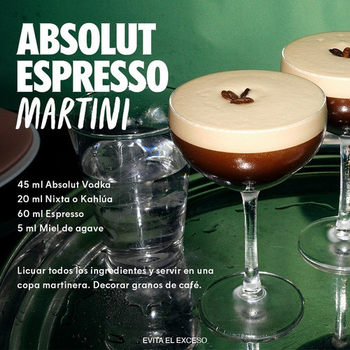 Imagen 4 de 8 de Vodka Absolut Regular Azul 750 Ml