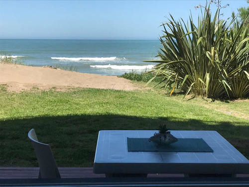 Imagen 10 de 14 de Alquiler De Departamento Frente Al Mar Sobre La Playa