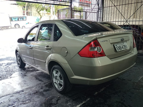 Fiesta Sedan 1.6 Flex Completo 2010