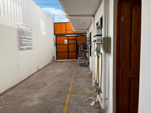 Se Vende Propiedad Con 5 Dptos. En Pasaje Singapur
