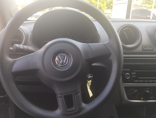 Imagen 11 de 15 de Vw Voyage Trend, Verde O, 2016, 66000kms