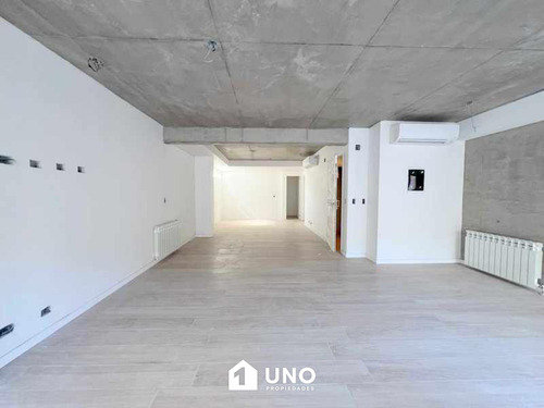 Salta Y Bv. Oroño - Piso Exclusivo De 3 Dormitorios. Posibilidad Cochera.