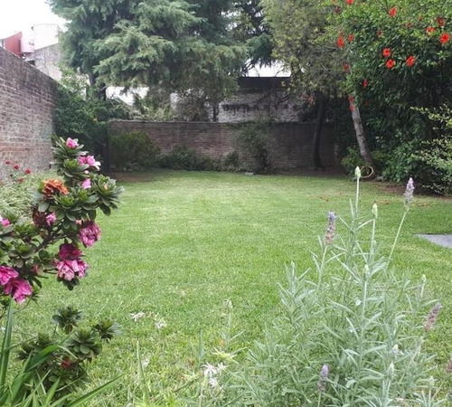 Chalet 5 Amplios Ambientes Con Extenso Parque