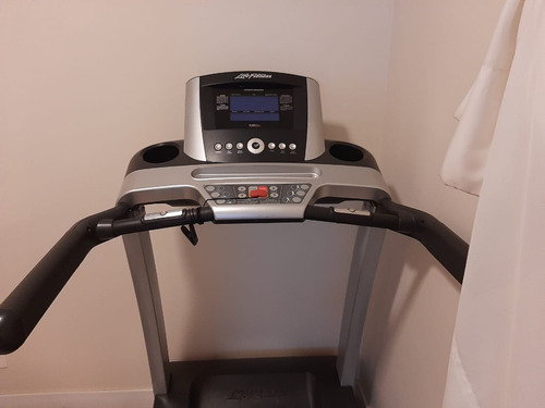 Esteira Life Fitness T3 (semi Nova)